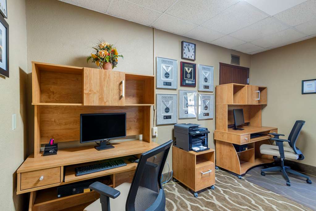 Comfort Inn & Suites near Robins Air Force Base Main Gate - photo 27