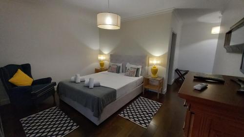 Villa Calçada — 4-Star Luxury Hotel in Santa Cruz, Portugal