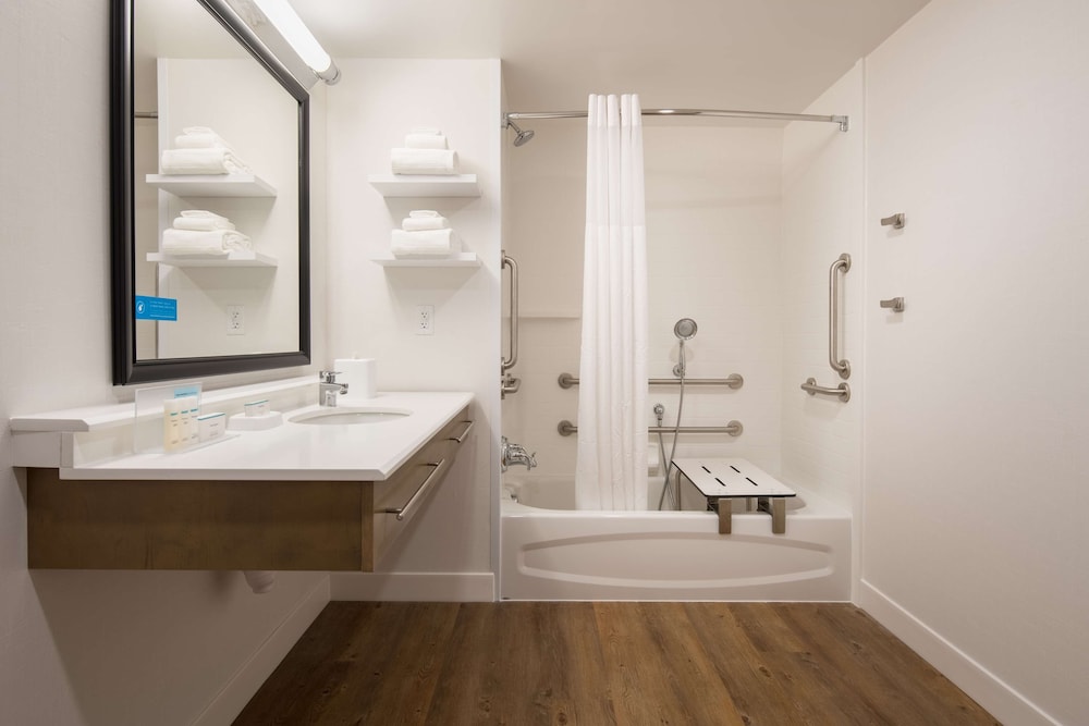 Hampton Inn & Suites Portland Pearl District - photo 28