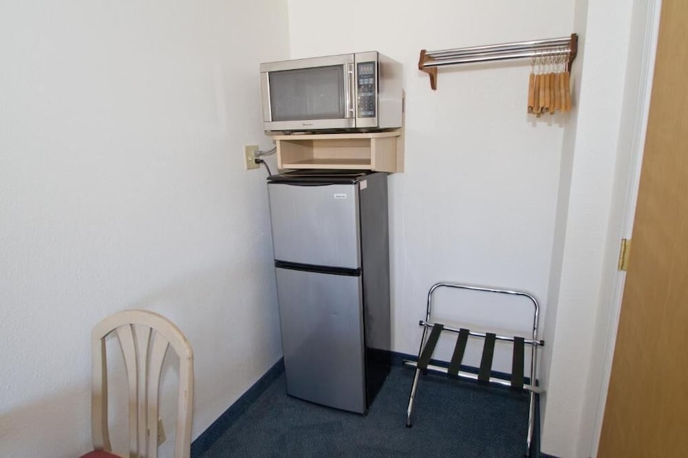 Brooks Street Motor Inn - photo 23