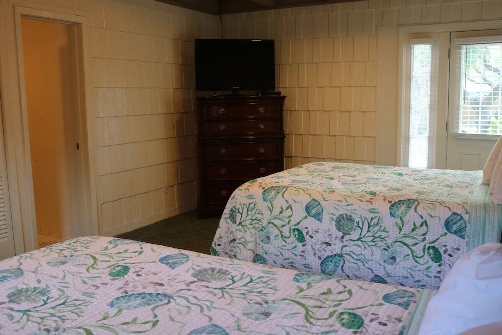 Pelican Bay Resort - photo 20