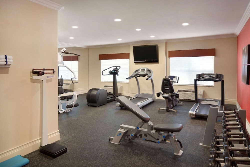 Country Inn & Suites by Radisson Champaign North IL - photo 17
