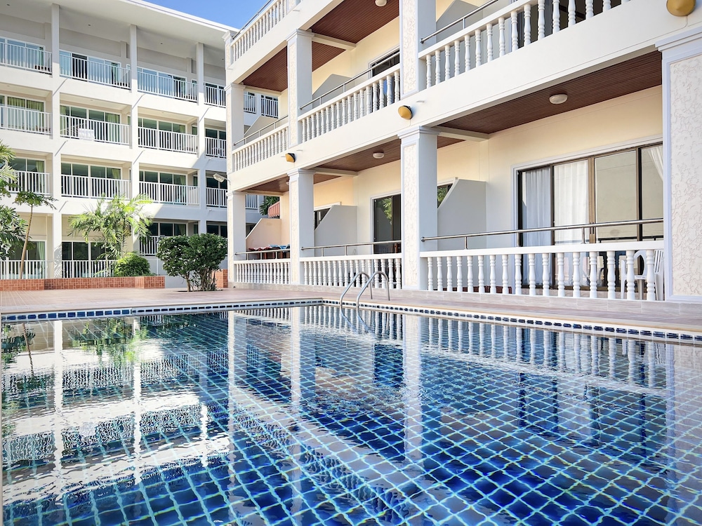 Tri's Miracle Kata Beach Side - last minute hotel in Phuket
