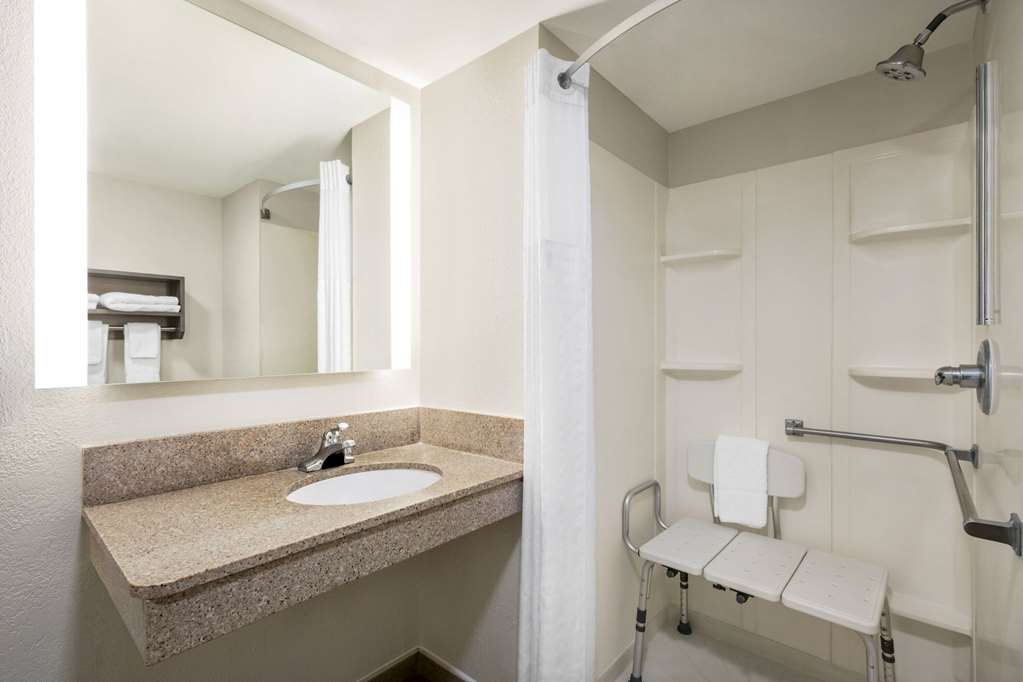 Ramada by Wyndham Allentown Bethlehem - photo 30