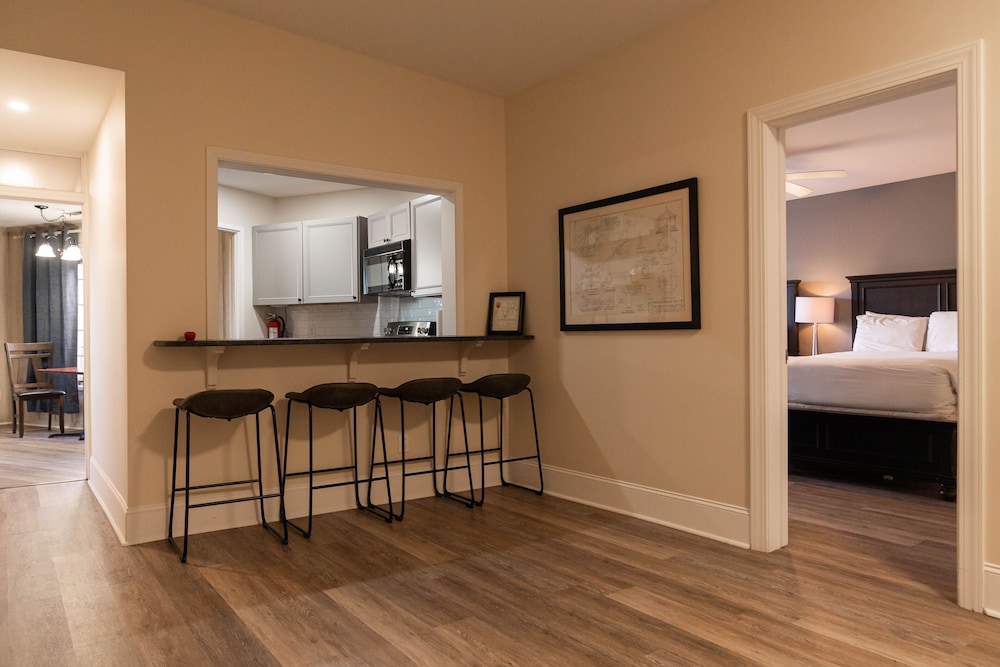 The Inn at Crestwood - photo 24