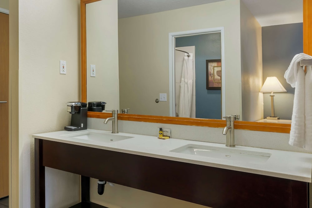 Best Western Plus Mountain View Auburn Inn - photo 12