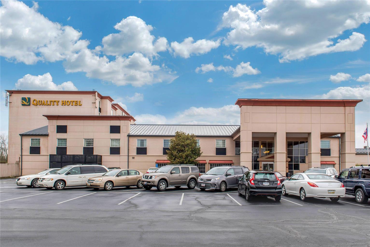 Quality Hotel Conference Center Cincinnati Blue Ash - photo 2