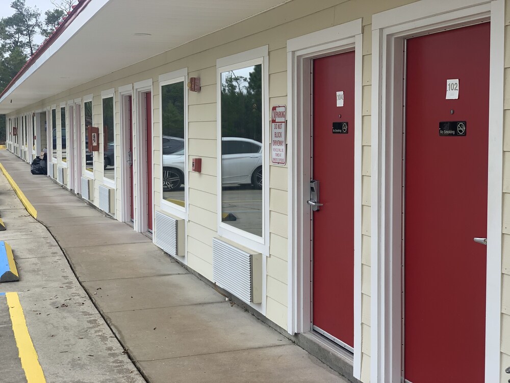 Franklin Inn - photo 16
