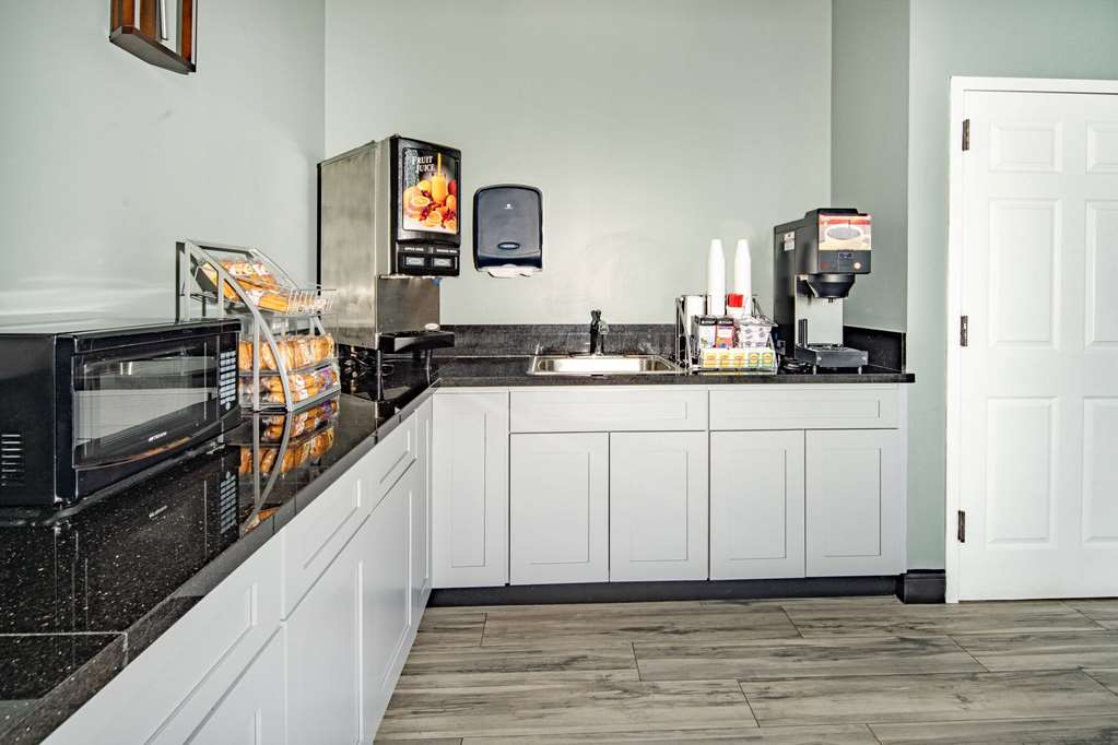 Super 8 by Wyndham North Hollywood - photo 33