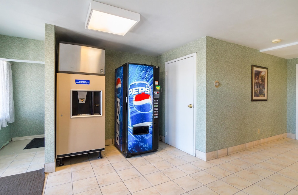 Motel 6 Mechanicsburg Harrisburg West - photo 23