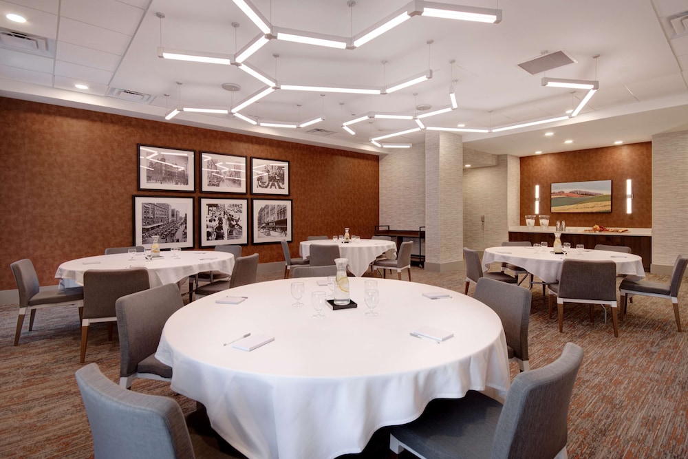 Hilton Garden Inn Terre Haute - photo 88