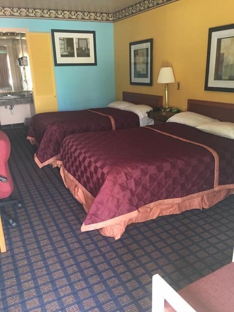 Norwalk Inn - photo 25