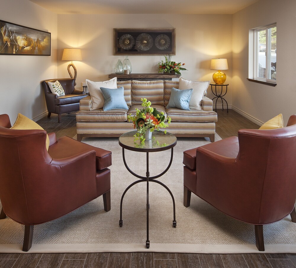 Cambria Landing Inn & Suites - photo 4