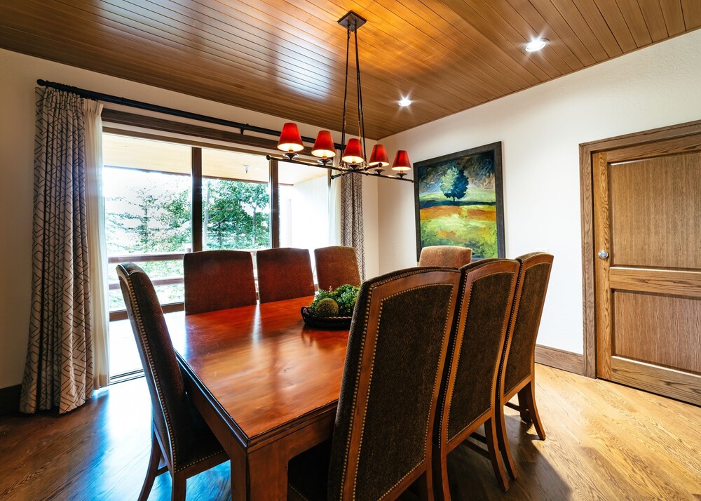 Luxury Four Bedroom Corner Suite with Hot Tub 4 Apartment Hotel by RedAwning - photo 7