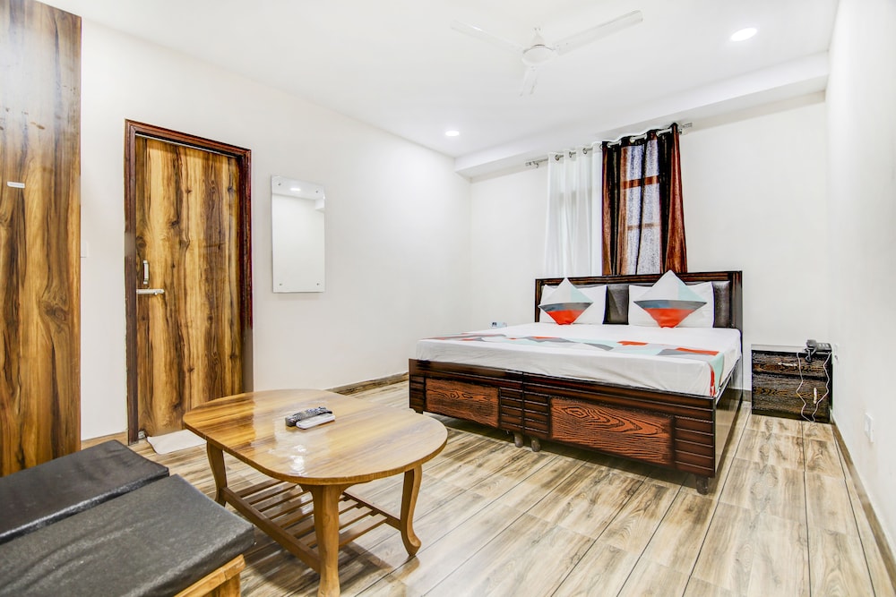 FabExpress 3 Bros - carbon neutral hotel in Kharar