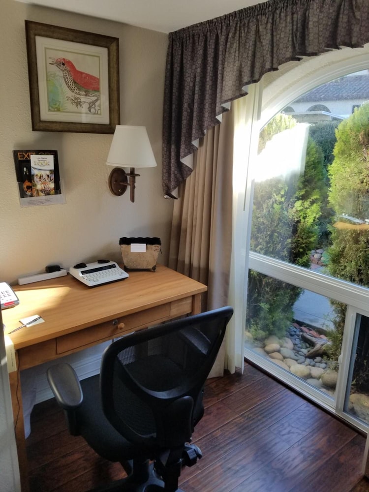 Los Gatos Garden Inn Hotel - photo 17