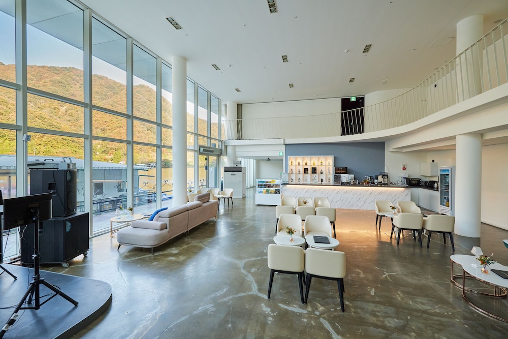 Crest72 Hotel in Gapyeong, South Korea