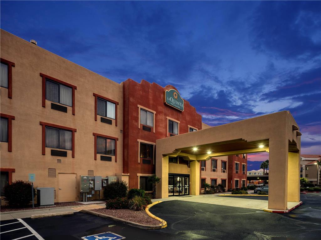 La Quinta Inn & Suites by Wyndham NW Tucson Marana - photo 8