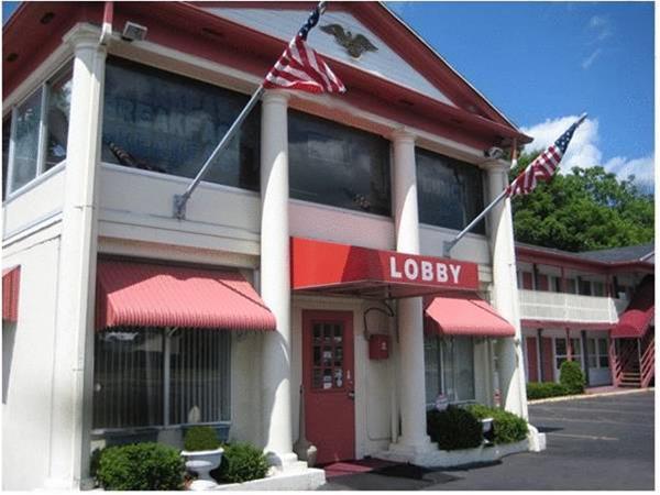 Red Carpet Inn Endicott Binghamton - photo 2
