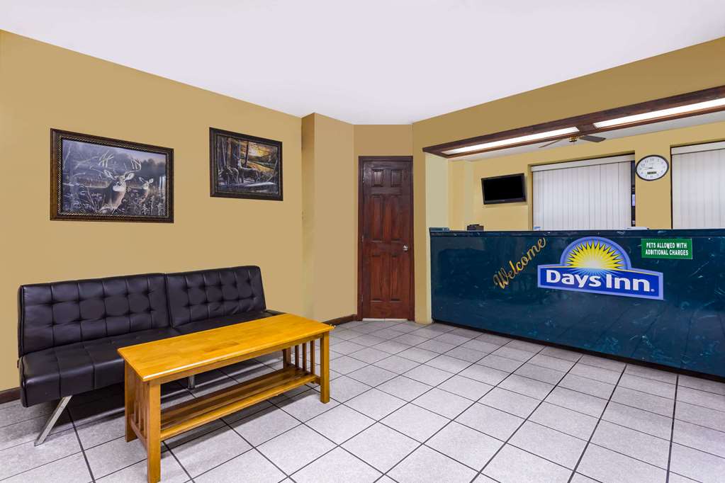 Days Inn by Wyndham Byron - photo 2