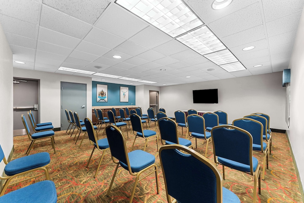 Hampton Inn Stroudsburg Poconos - photo 27