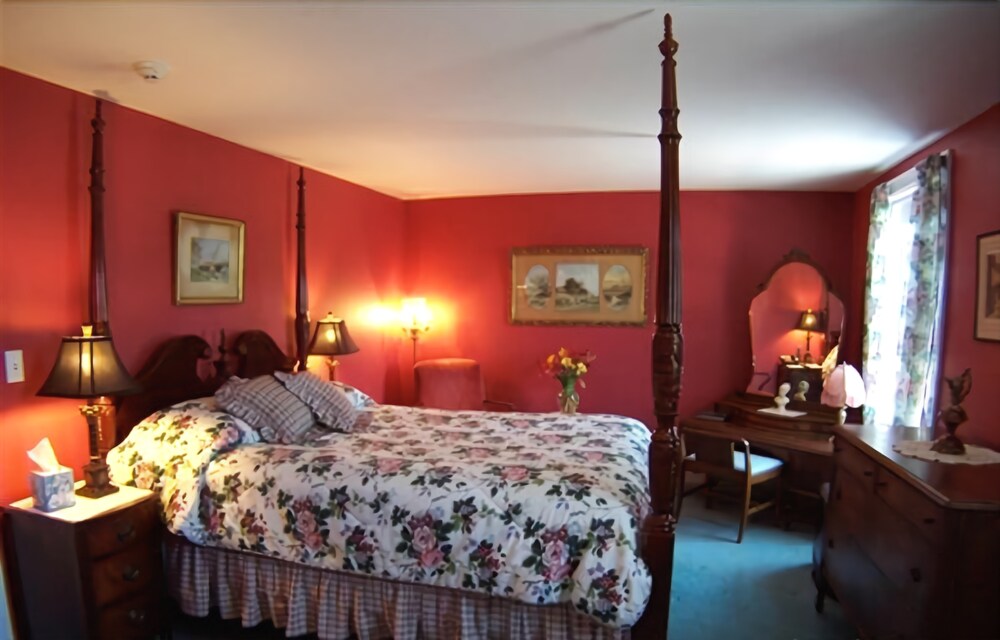 Thornewood Inn & Restaurant - photo 10