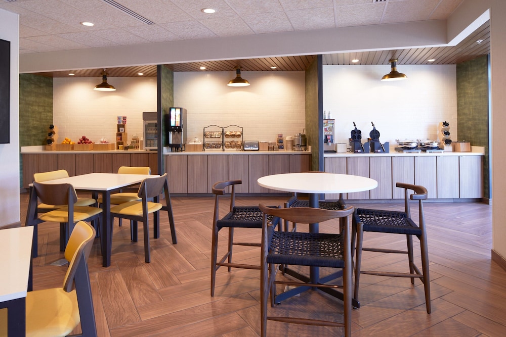 Fairfield Inn & Suites by Marriott Palmdale West - photo 33