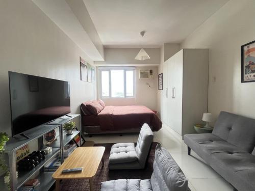 Cozy Nook l Accessible LRT QC l Wifi & Netflix — 4-Star Luxury Hotel in Manila, Philippines