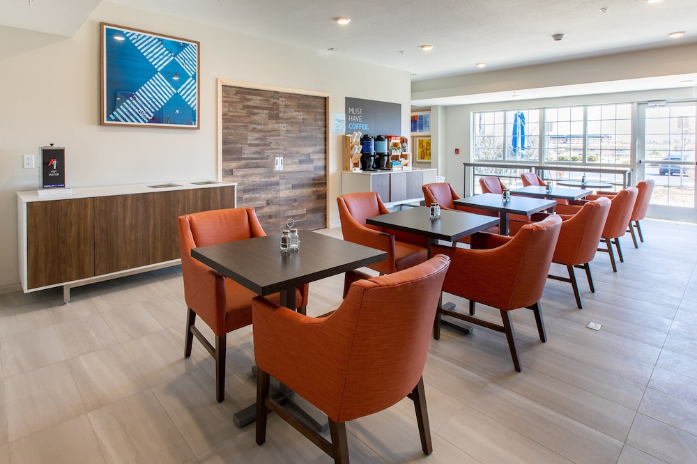 Holiday Inn Express & Sts Englewood Denver South - photo 38