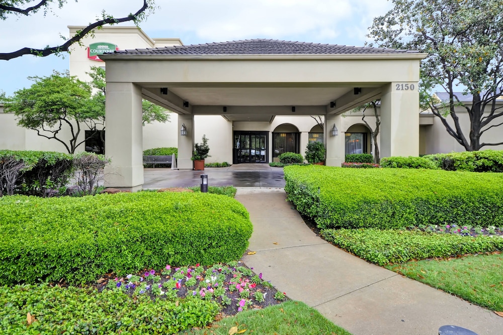 Courtyard by Marriott Dallas Medical Market Center - photo 30