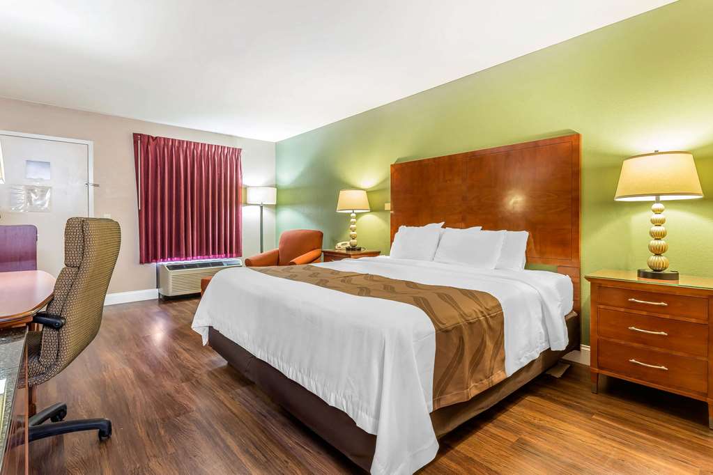 Quality Inn & Suites near Robins Air Force Base - photo 13
