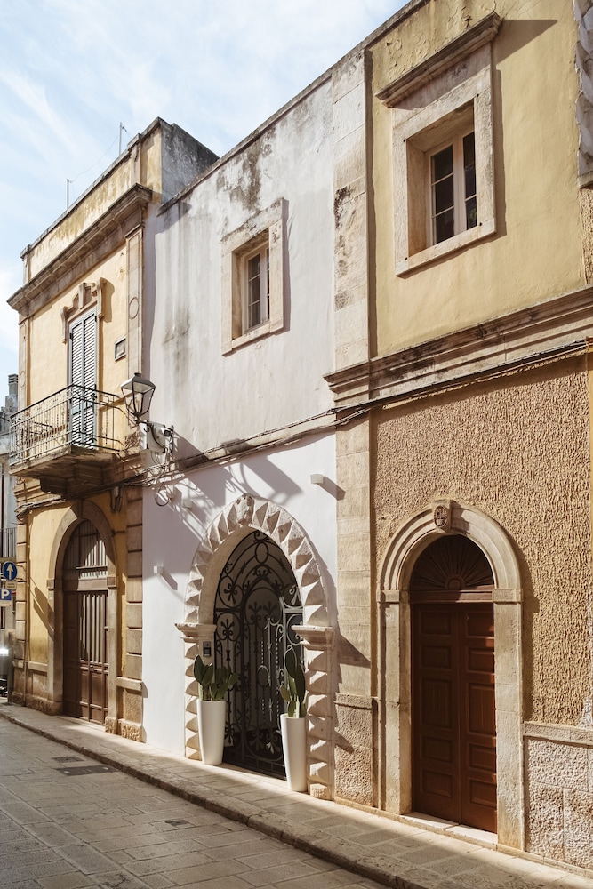 Albergo Diffuso Rossi Dimora Di Charme — Turi