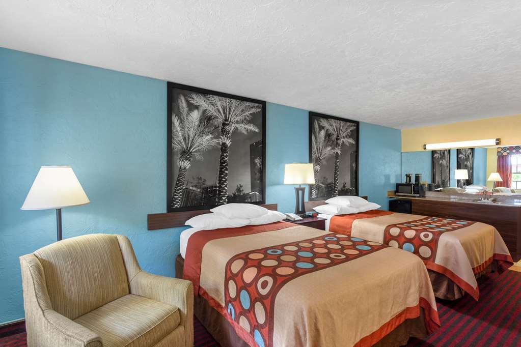 Super 8 by Wyndham Bradenton Sarasota Area - photo 13