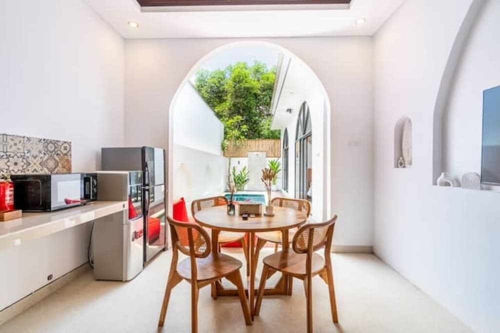 Villa Eclipse B2 — 4-Star Luxury Hotel in Jimbaran, Indonesia