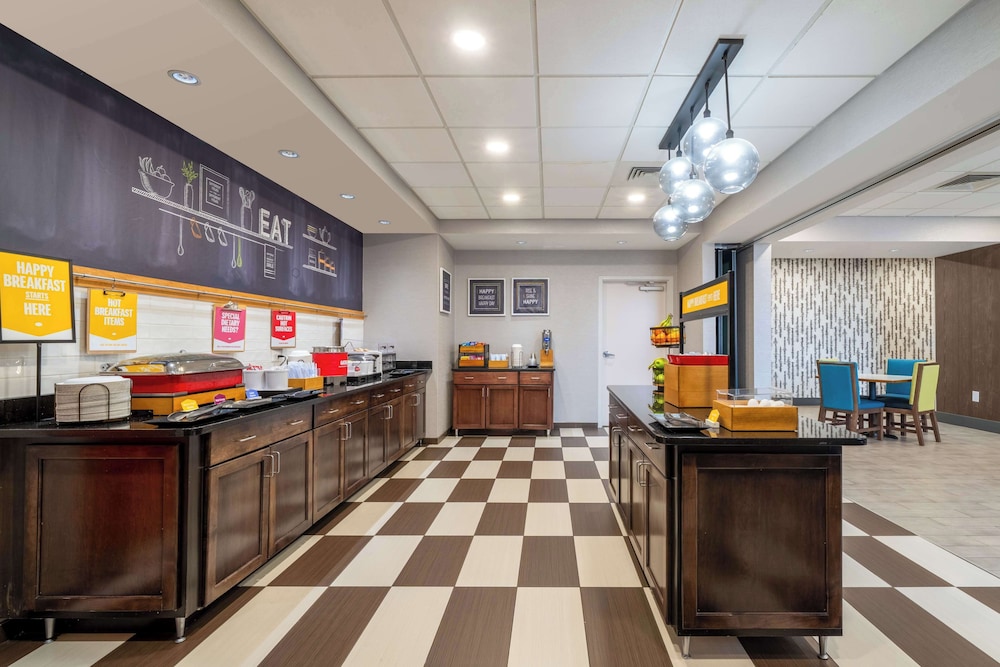 Hampton Inn Dahlgren - photo 42