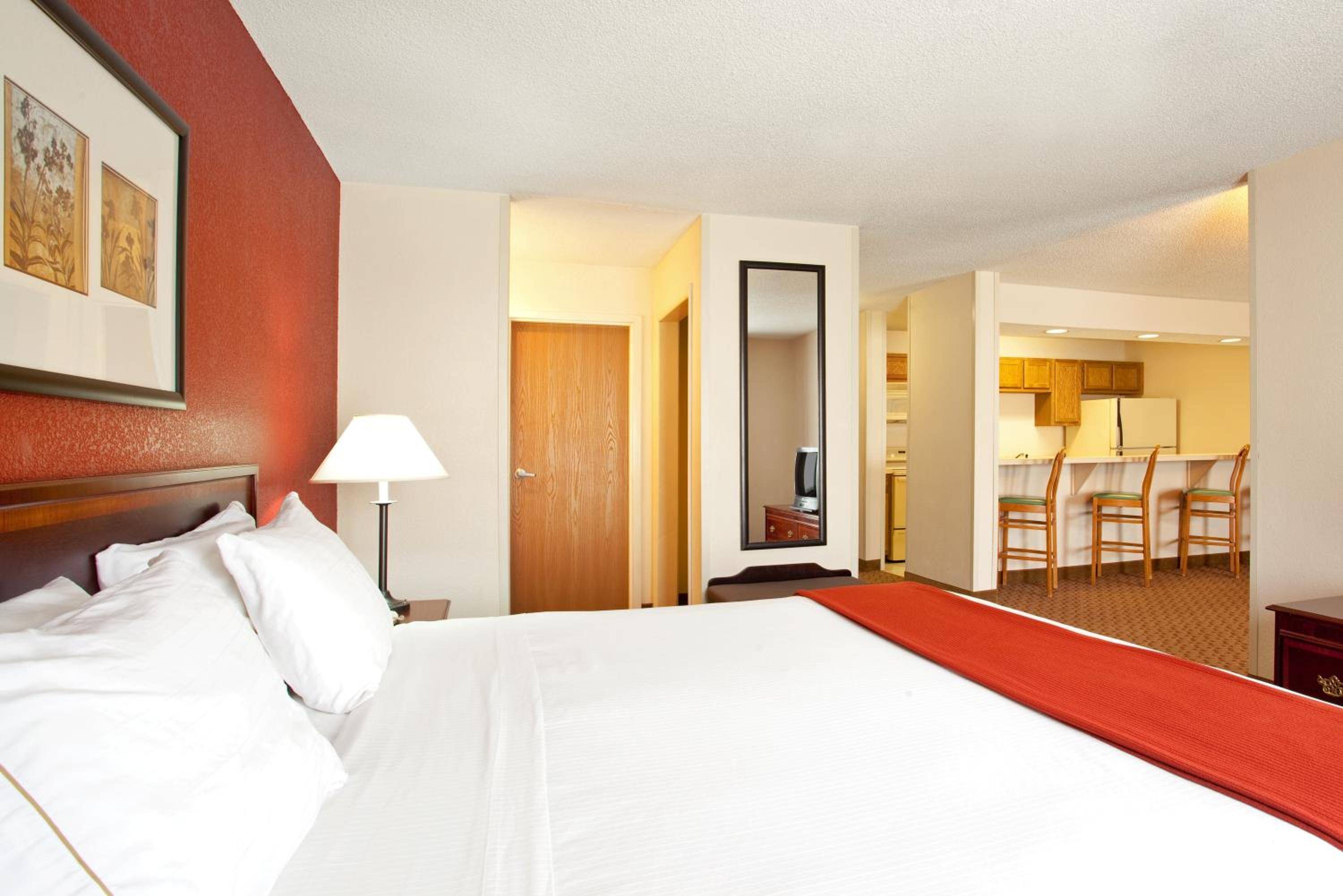 Baymont by Wyndham Merrillville - photo 28