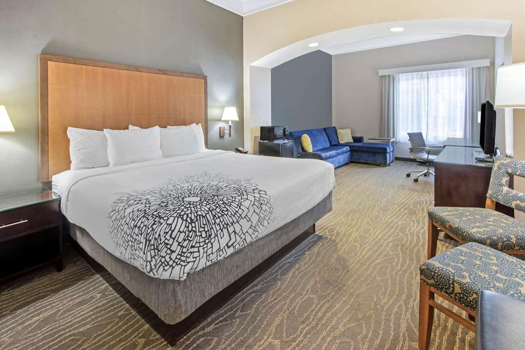 La Quinta Inn & Suites by Wyndham Ruidoso Downs - photo 37