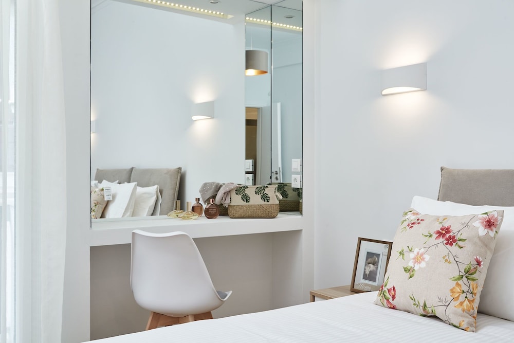 Luxurious Spacious Apt next Hilton Area — 4-Star Luxury Hotel in Athens, Greece