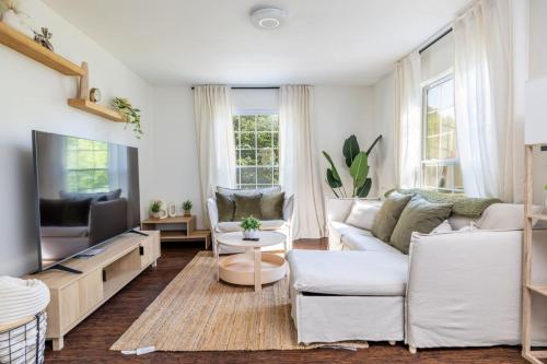 Cozy Duplex w King Bed 2 Full — hotel in Maryville