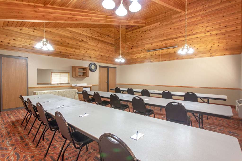AmericInn by Wyndham Cloquet - photo 23