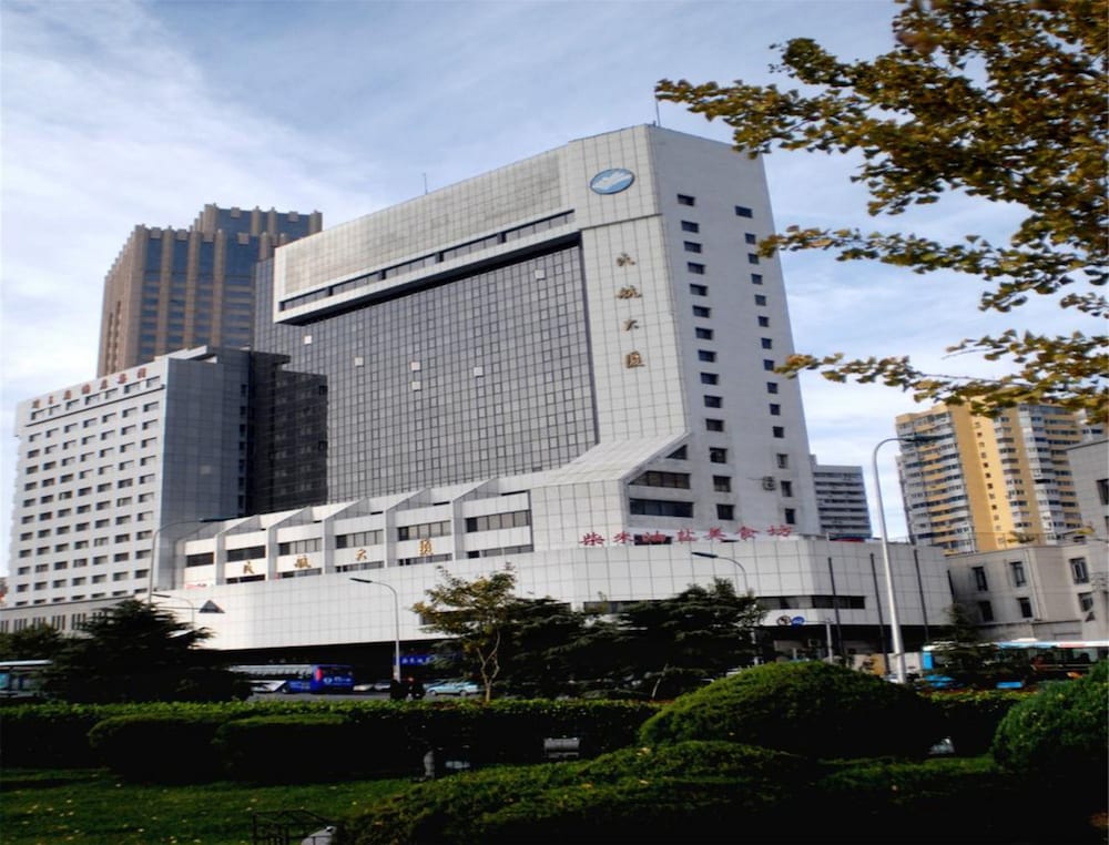 Dalian Royal Hotel — hotel in Dalian