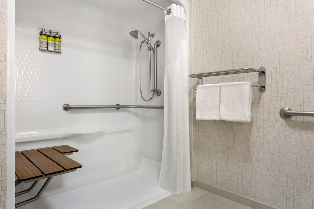Holiday Inn Express & Suites Philadelphia Mt. Laurel by IHG - photo 26