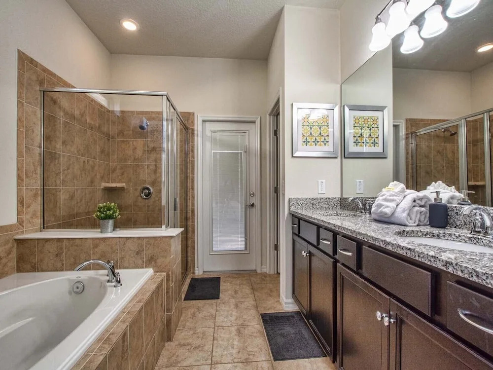 Spacious 8BR Villa w Pool & Resort Amenities - photo 14