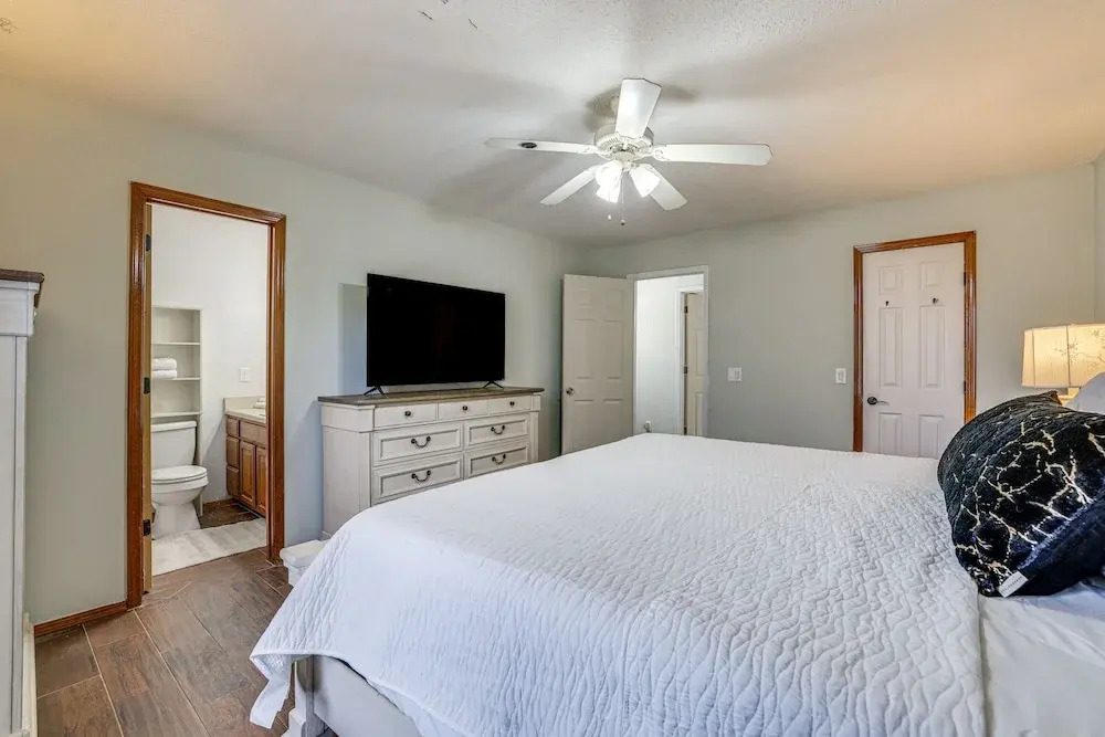 Rogers Vacation Home w Yard: 5 Mi to Bentonville - photo 10