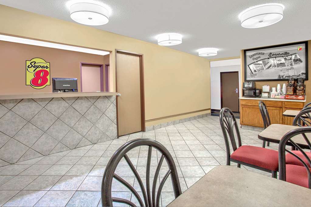 Super 8 by Wyndham Evansville East - photo 5