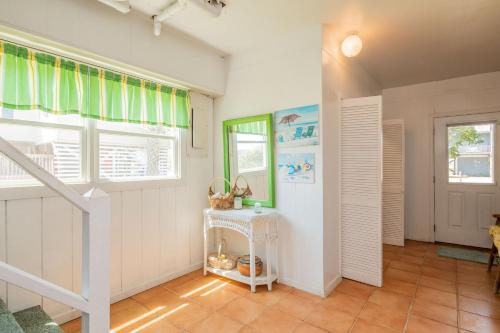 Beach Barracks by Oak Island Accommodations - photo 17