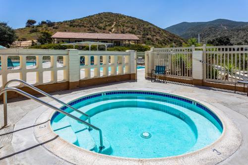 Pio Pico Camping Resort One Bedroom Cabin 14 - photo 10