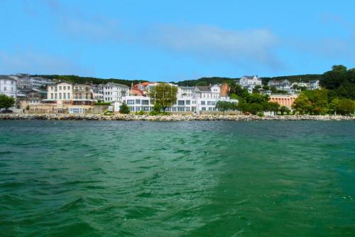 Ostseeresidenz Sassnitz WG 18 mit Kamin Sauna Terrasse Meerblick — Ostseebad Sellin — photo 3