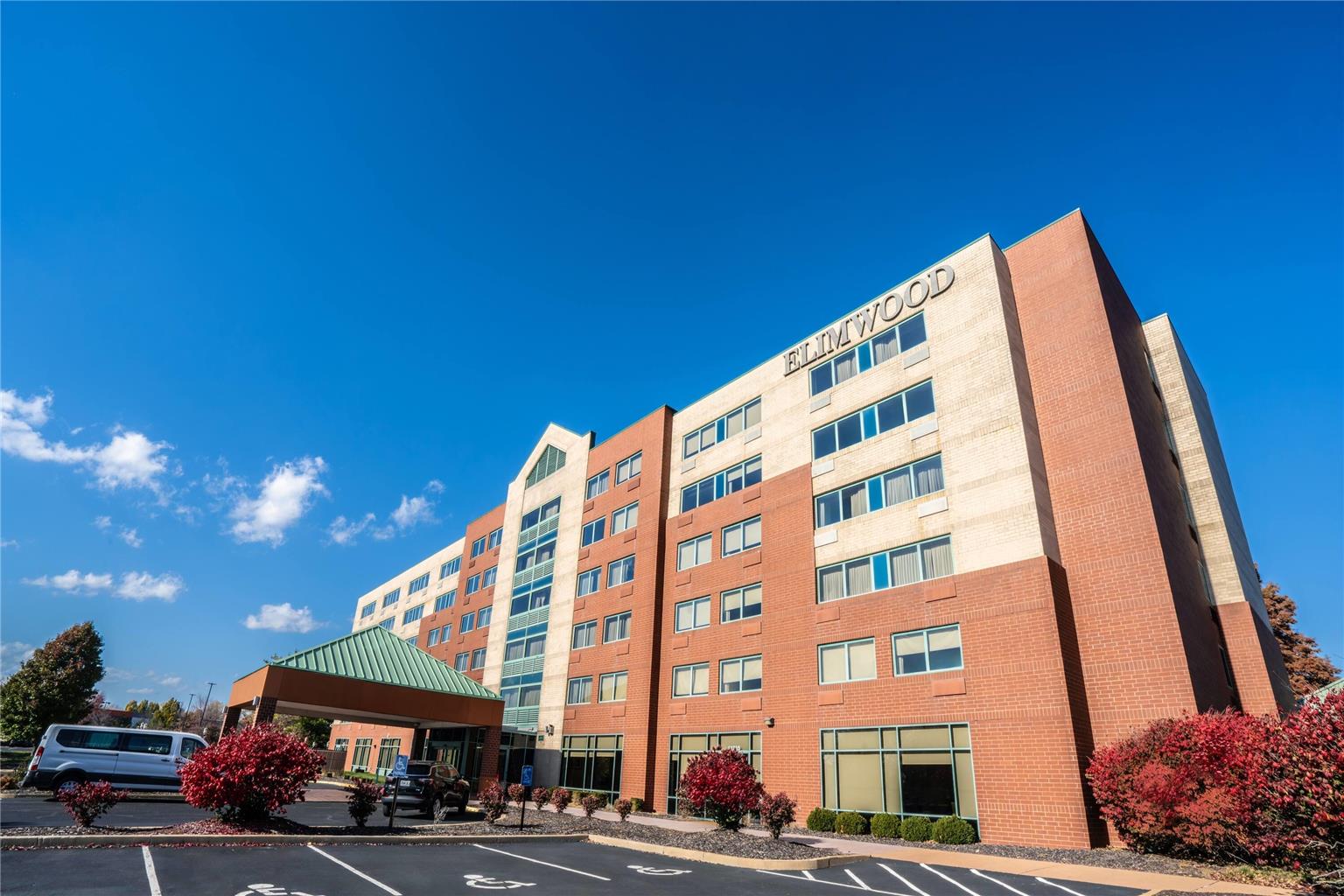 Elimwood Hotel a Ramada by Wyndham - photo 2