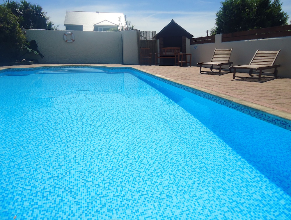 Mounts Bay Caravan Park — 5-Star Luxury Hotel in Marazion, United Kingdom